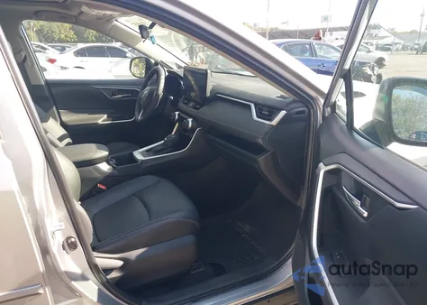 2023 Toyota Rav4 Xle Premium z USA, uszkodzony, nr VIN 2T3A1RFV9PW337698